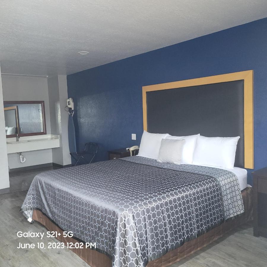 Coachman'S Inn & Suites Waldron Buitenkant foto
