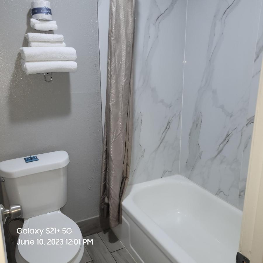 Coachman'S Inn & Suites Waldron Buitenkant foto